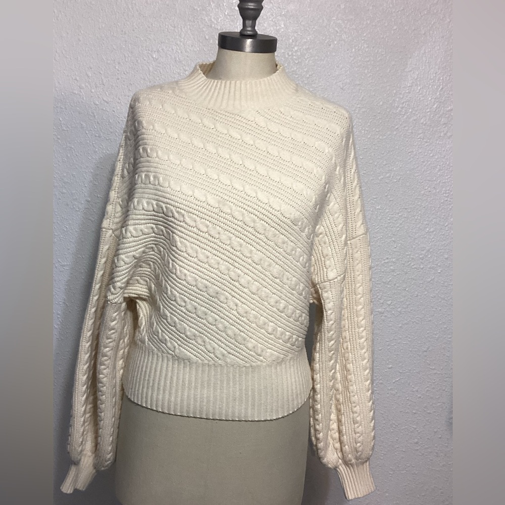 Truth by Republic super soft and aesthetically Sweater size medium